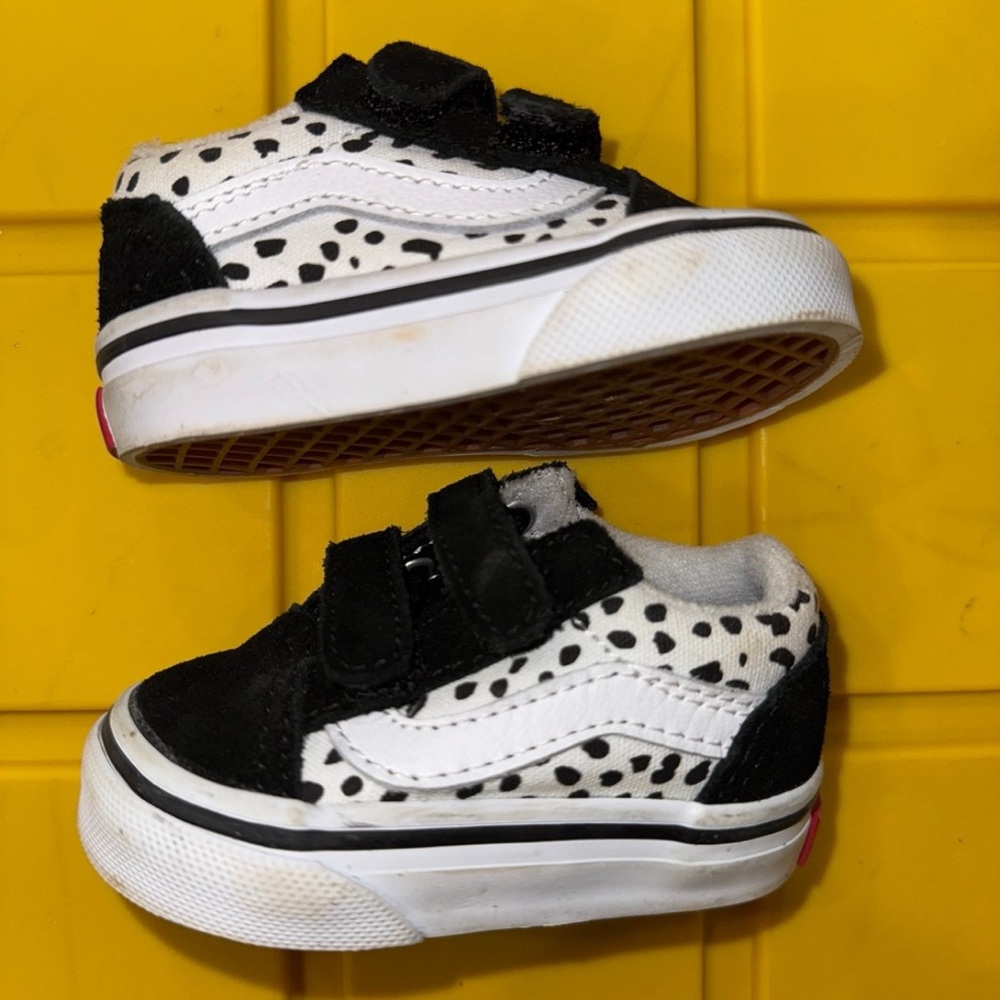 Vans Kids Black and White Shoes size toddler 2